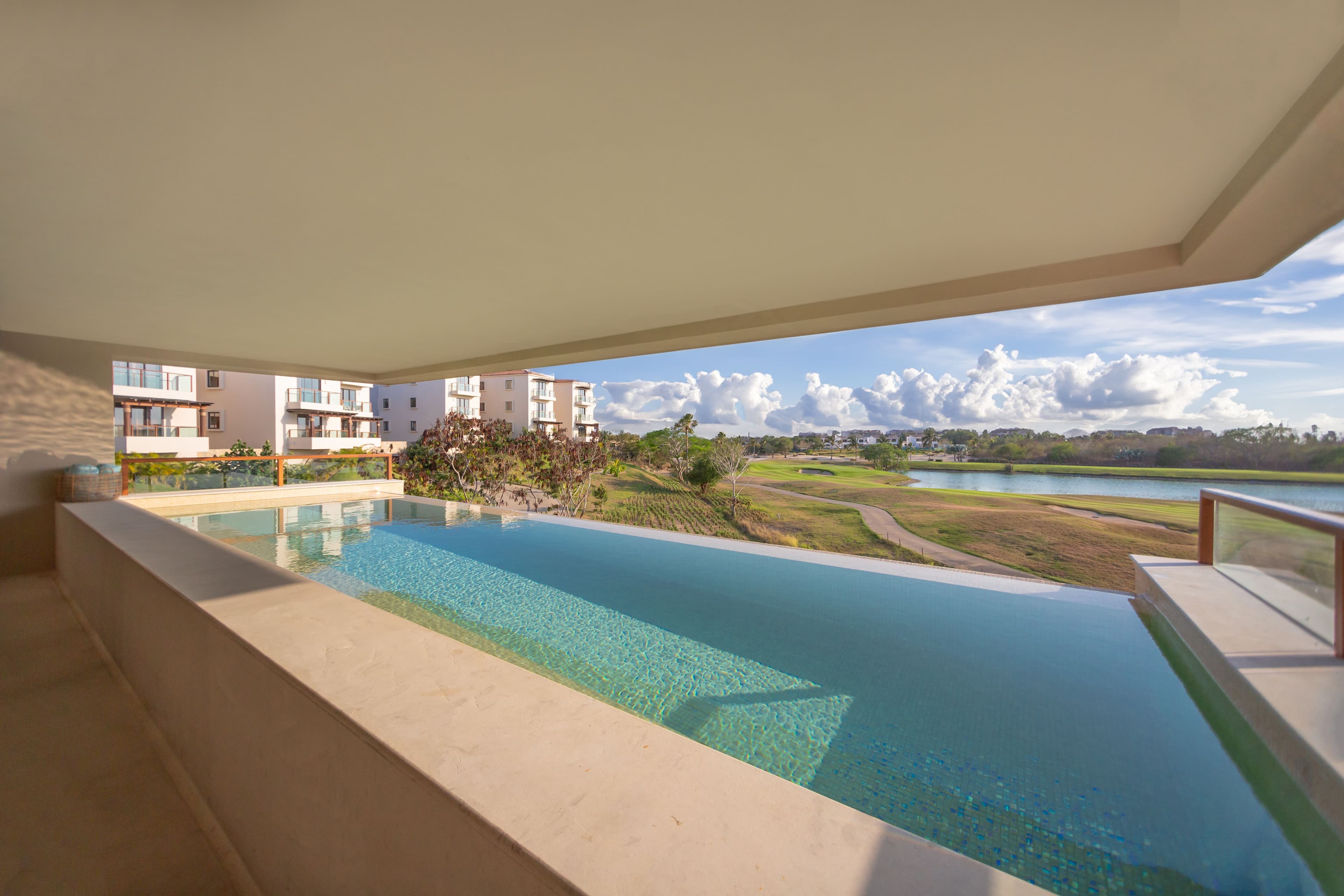 El Encanto 822